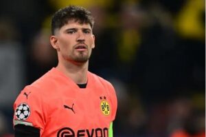 Kobel từ chối Chelsea vì gắn bó với Dortmund