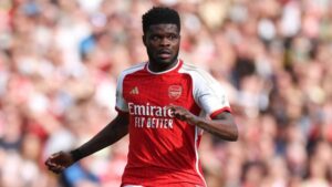 Arsenal đối mặt nguy cơ mất Thomas Partey mùa hè này do bế tắc hợp đồng